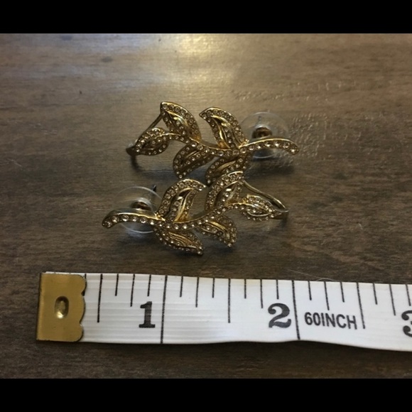 Sparkly Bauble Bar Ear Crawler / climbers - Picture 2 of 3